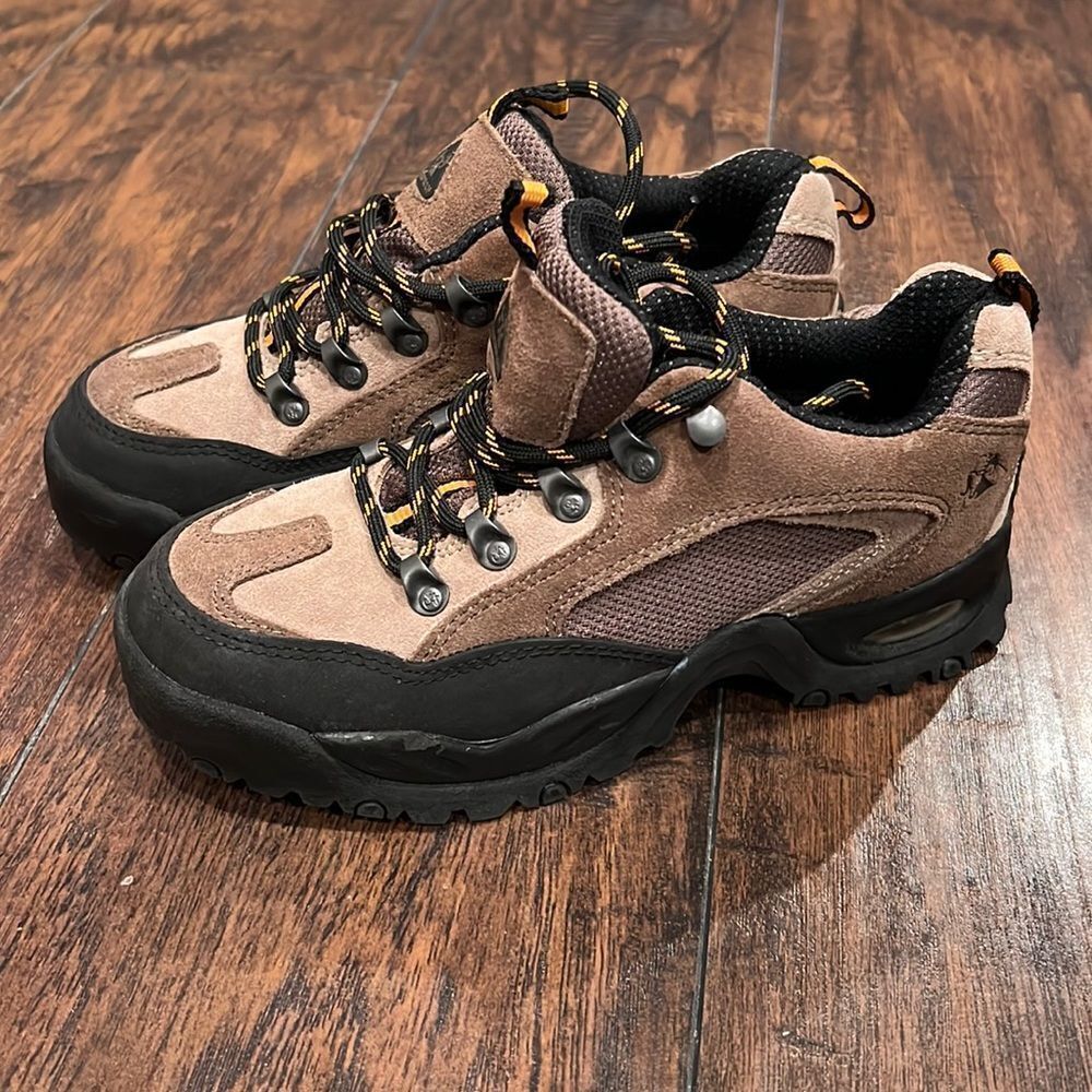 EUC "ROCKY"โLowย Cut Women's WATERPROOF HIKERโ BOOTS Size 6.5 M genuineโleather